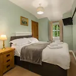 Inn Bower House 3*