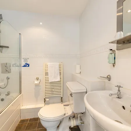 Bower House 3*