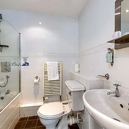 Bower House 3*