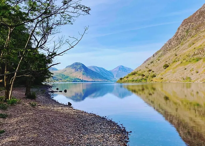 Bower House بيت ريفي 3*