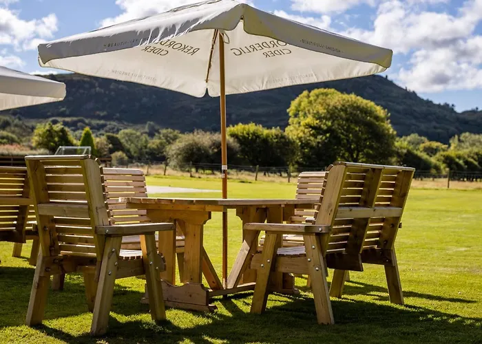 Bower House إسكاديل