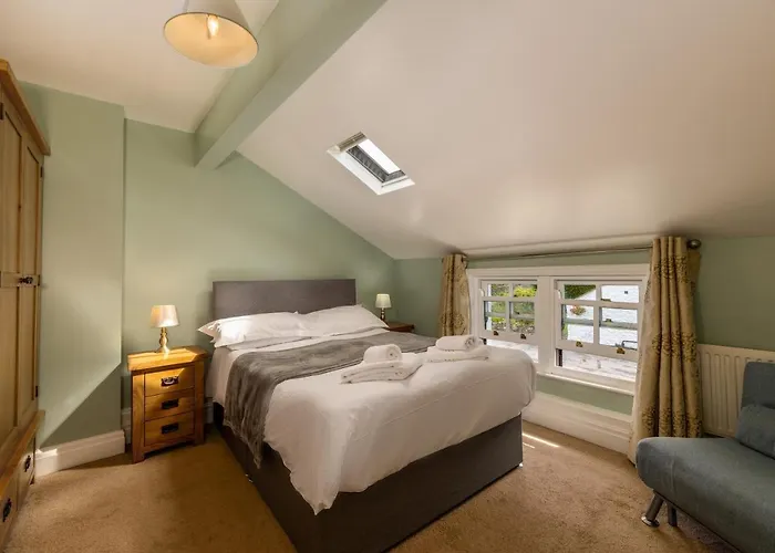 Bower House 3* إسكاديل