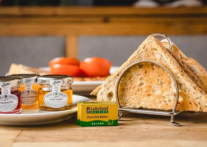 بيت ريفي Bower House إسكاديل