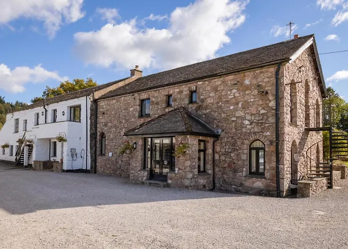 Bower House بيت ريفي 3*