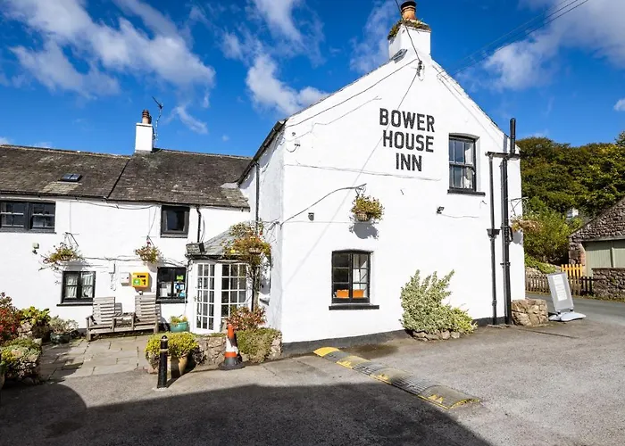 Bower House بيت ريفي 3*