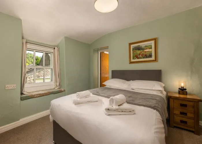 Bower House إسكاديل