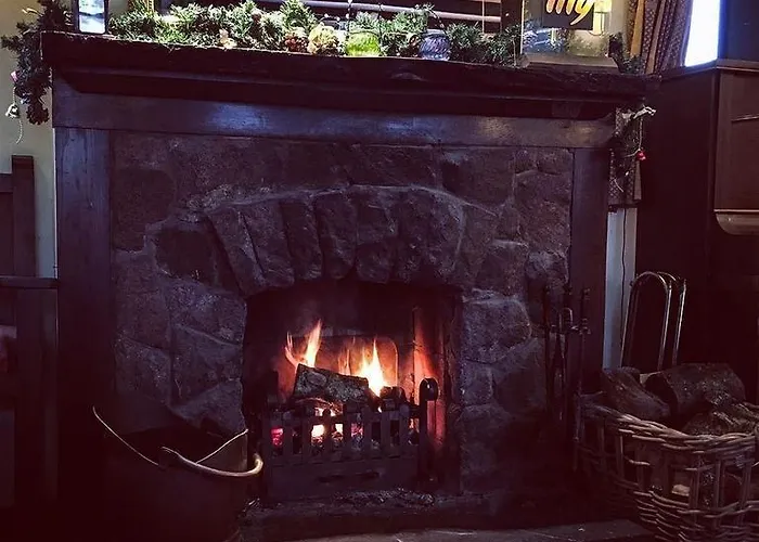 Bower House 3* إسكاديل