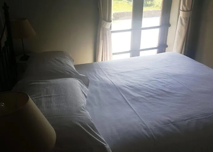 Bower House 3* إسكاديل