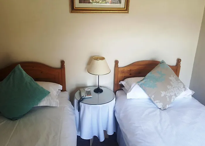 بيت ريفي Bower House إسكاديل