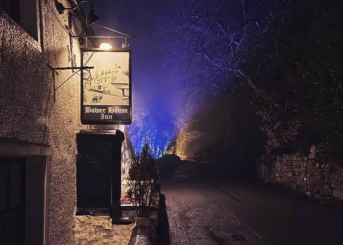 بيت ريفي Bower House إسكاديل